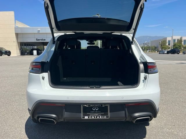 Used 2024 Porsche Macan AWD/4WD image 27