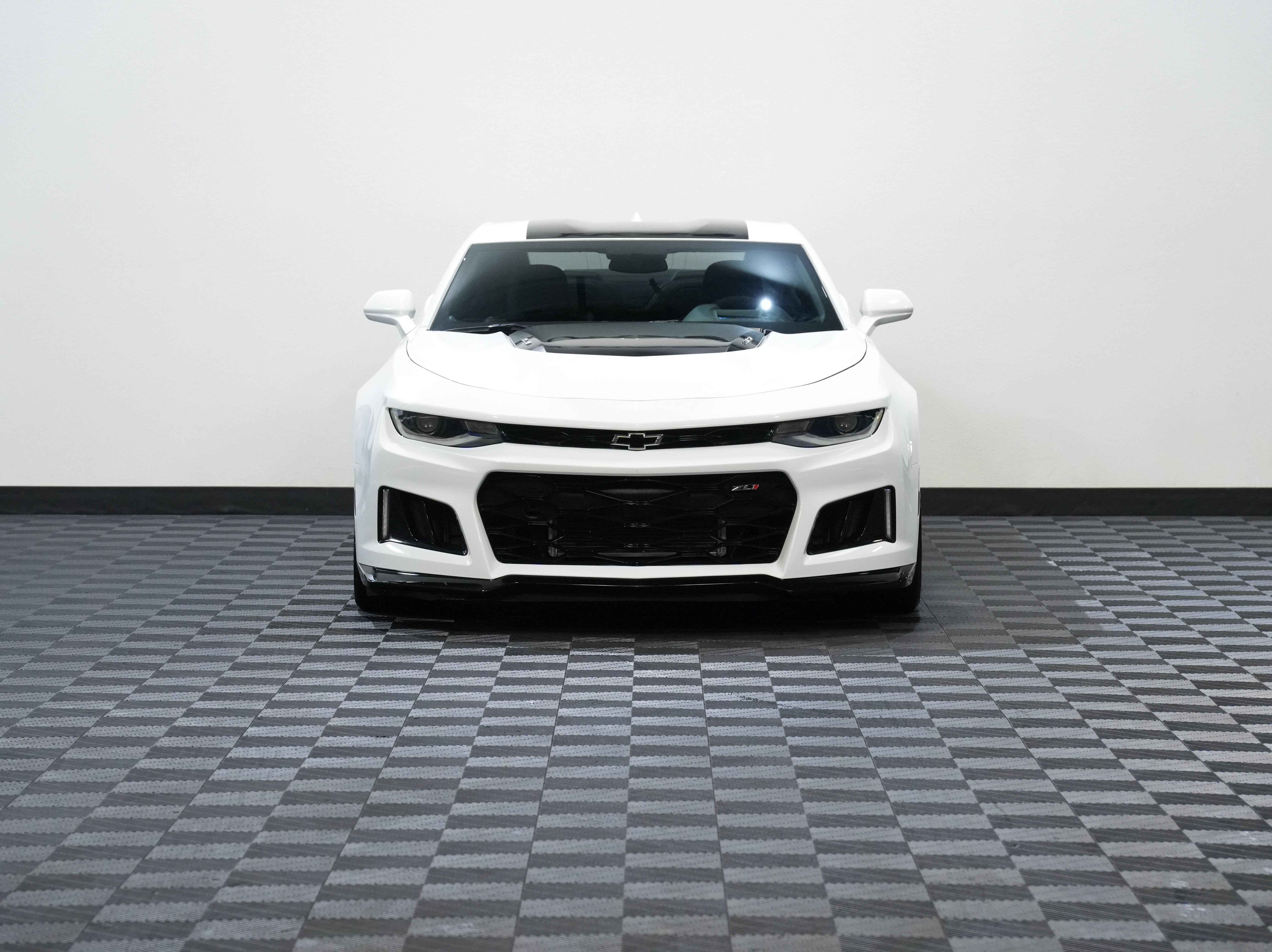 Used 2017 Chevrolet Camaro ZL1 RWD image 4