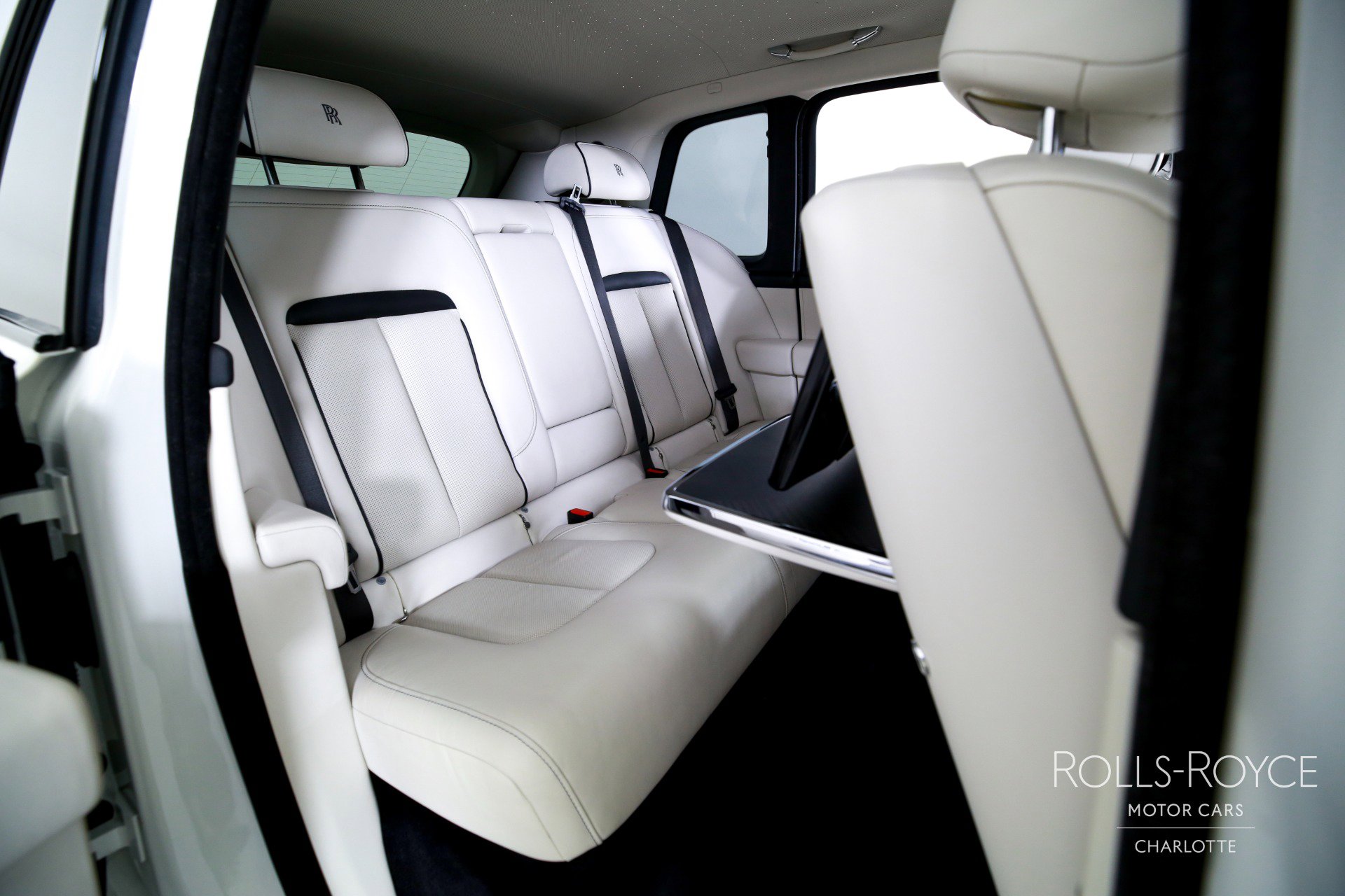 Used 2020 Rolls-Royce Cullinan image 29