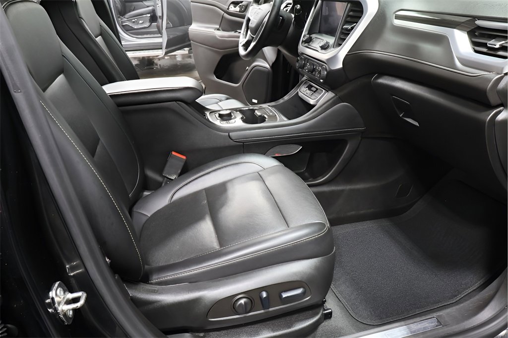 Used 2023 GMC Acadia SLT w/ GMC Pro Grade Package image 32