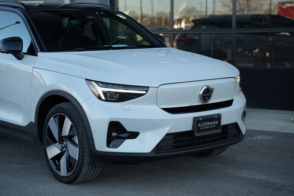 Used 2023 Volvo XC40 Recharge Ultimate image 2