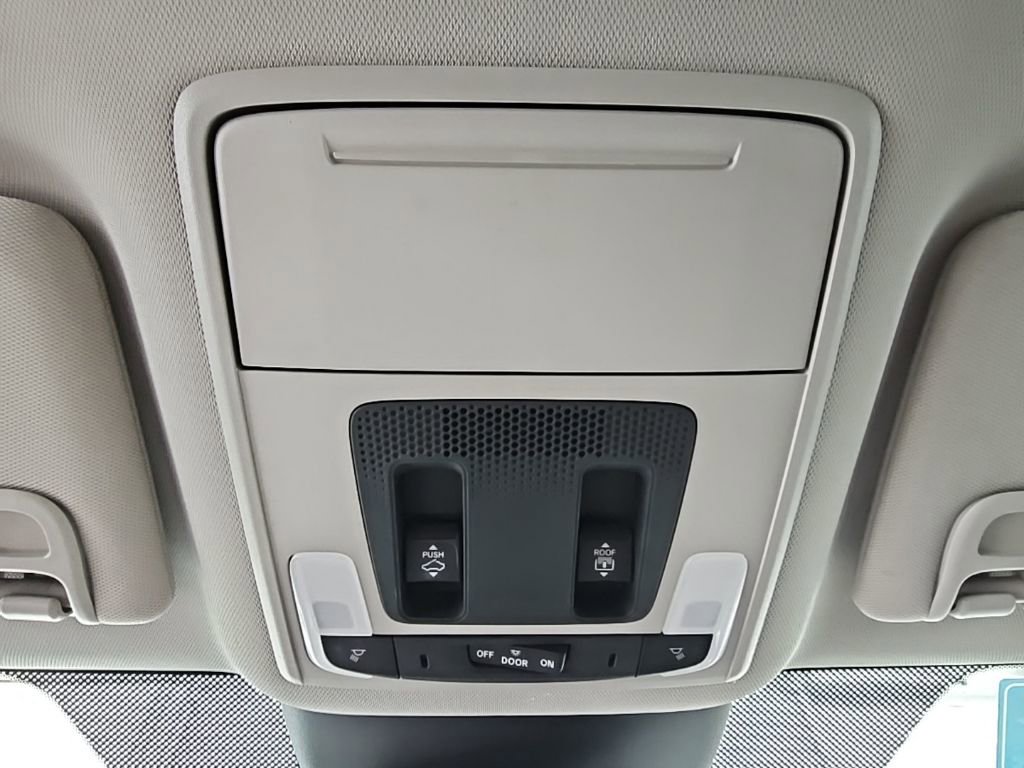 Used 2023 Honda Pilot Touring image 23