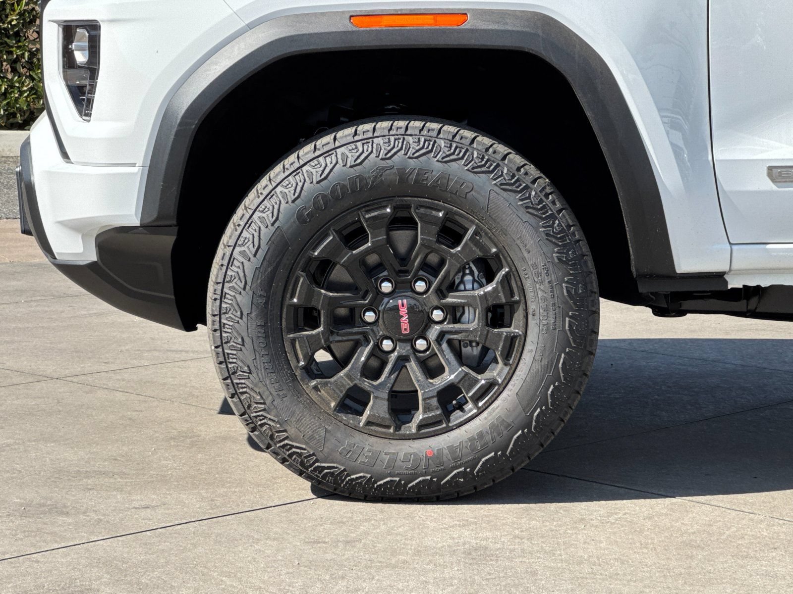 New 2026 GMC Canyon Elevation w/ Technology Package RWD image 24