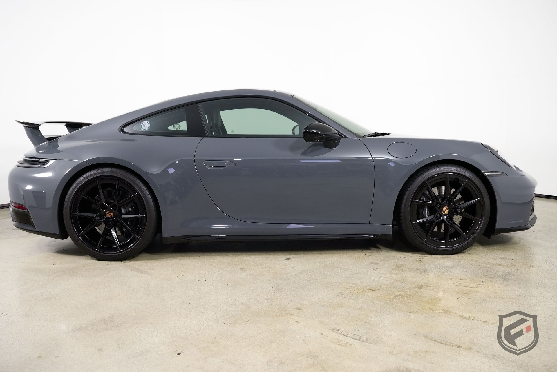 Used 2025 Porsche 911 Carrera RWD image 10