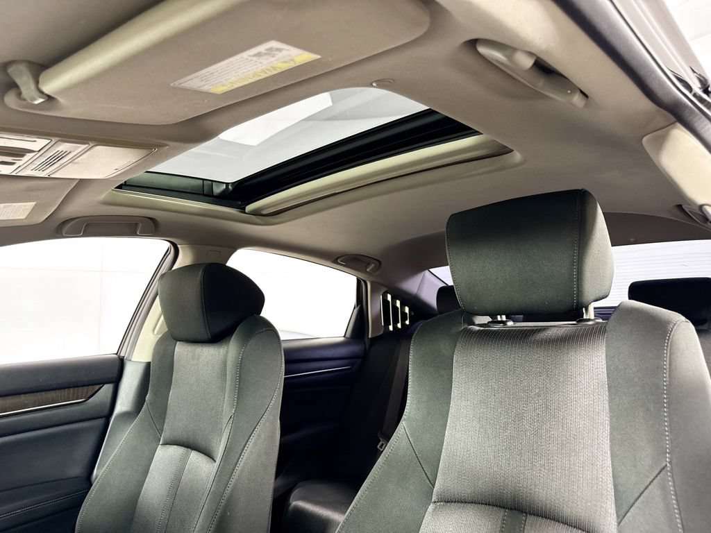 Used 2018 Honda Accord EX image 24