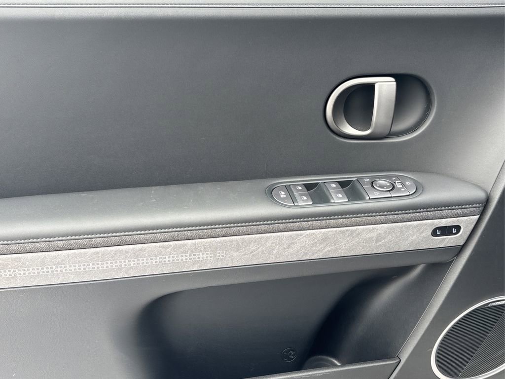 Used 2025 Hyundai Ioniq 5 Limited image 25