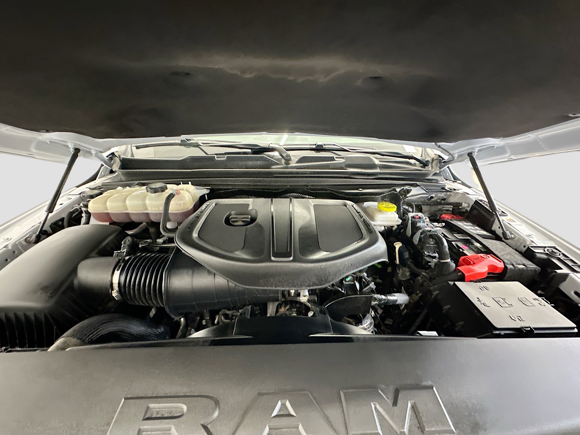 Used 2025 RAM 1500 Laramie image 34