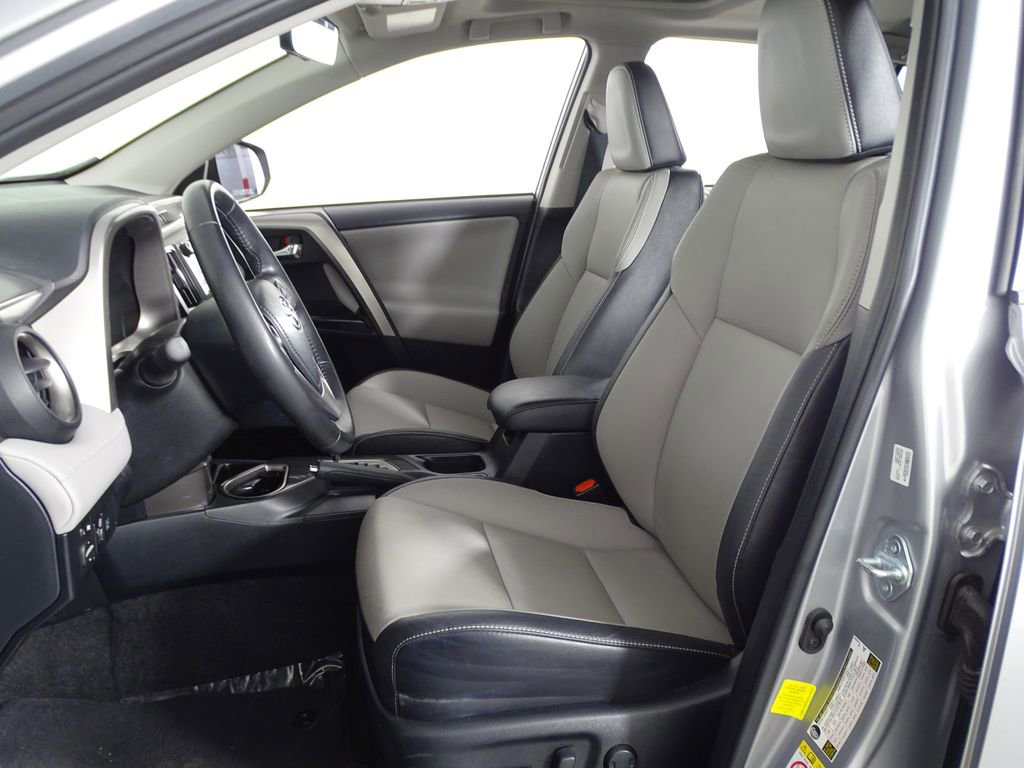 Used 2018 Toyota RAV4 Limited image 13