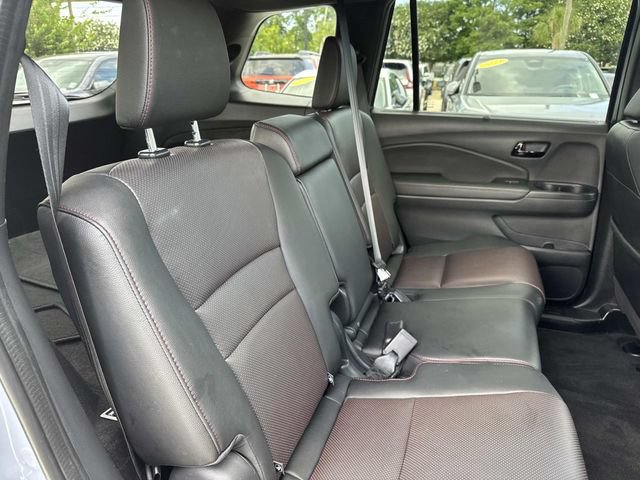 Certified 2025 Honda Passport Black Edition image 9