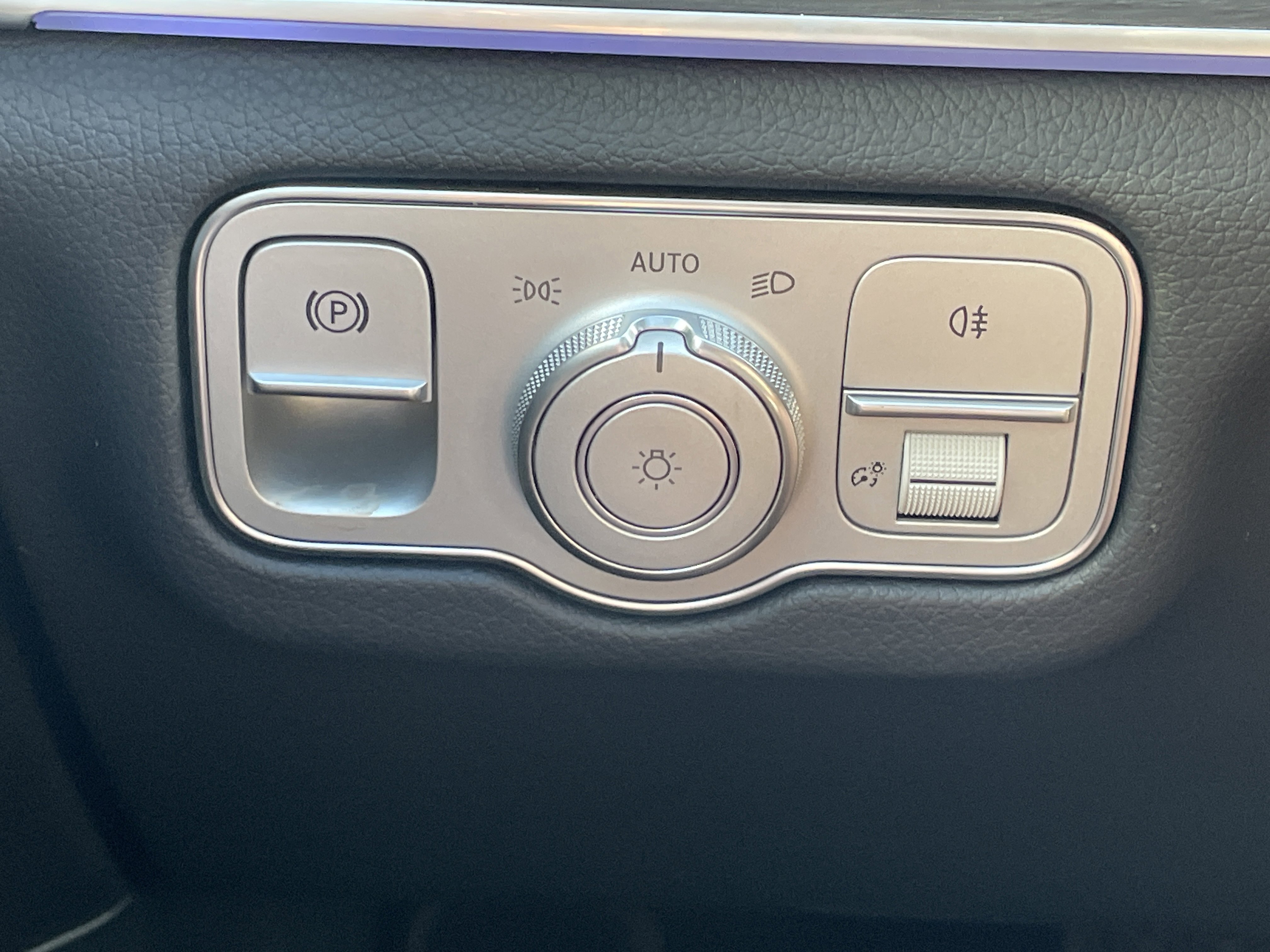 Certified 2025 Mercedes-Benz GLE 450 4MATIC image 24