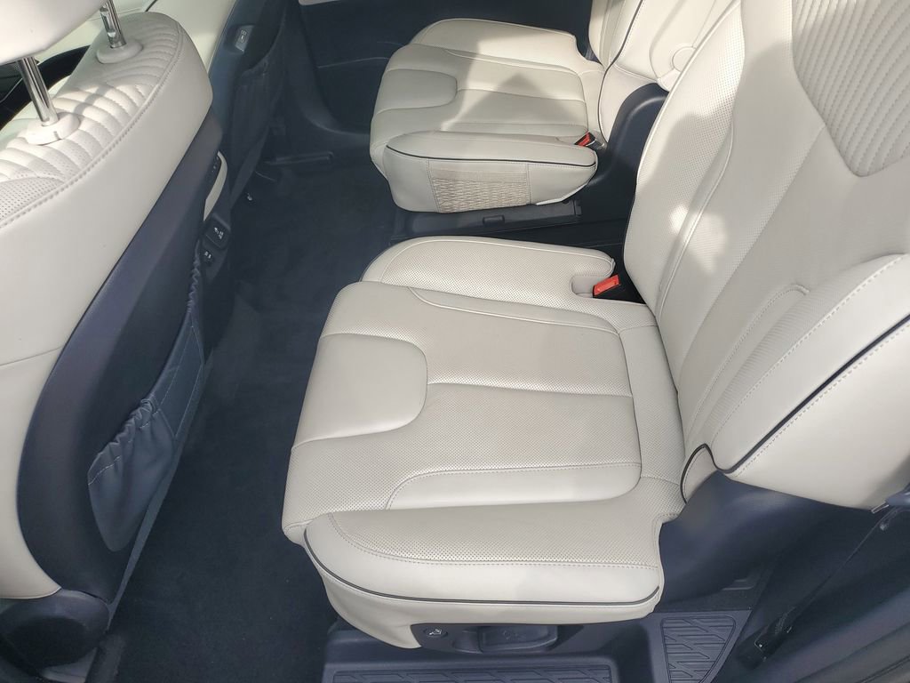 Used 2023 Hyundai Palisade Calligraphy image 12