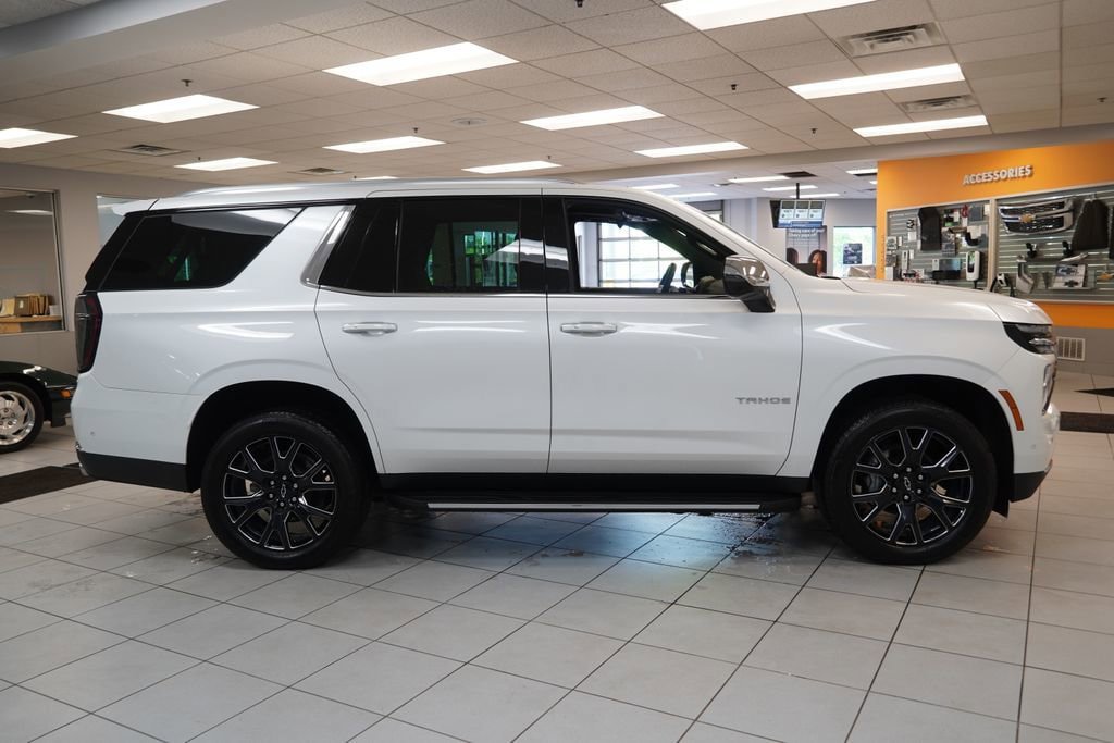 New 2025 Chevrolet Tahoe Premier w/ Sun And Tow Package AWD/4WD image 16