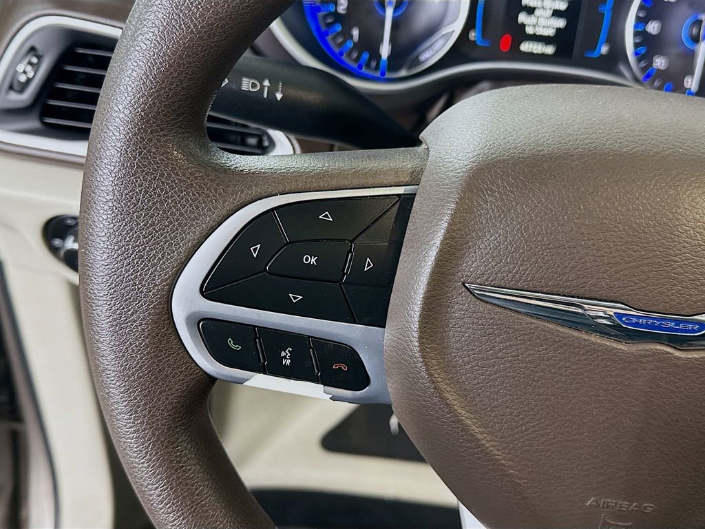 Used 2017 Chrysler Pacifica Touring Plus image 19