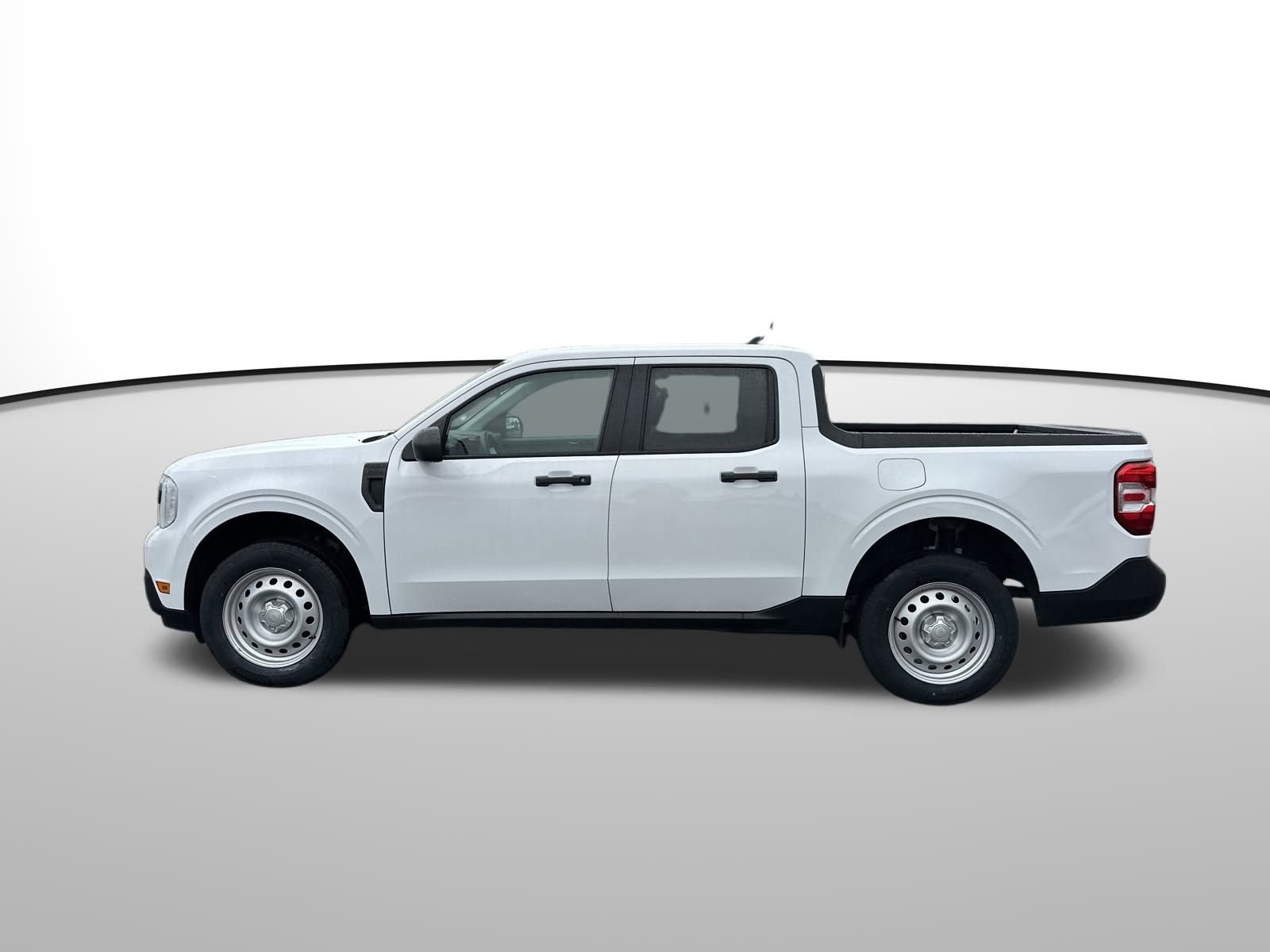 Used 2024 Ford Maverick XL image 2