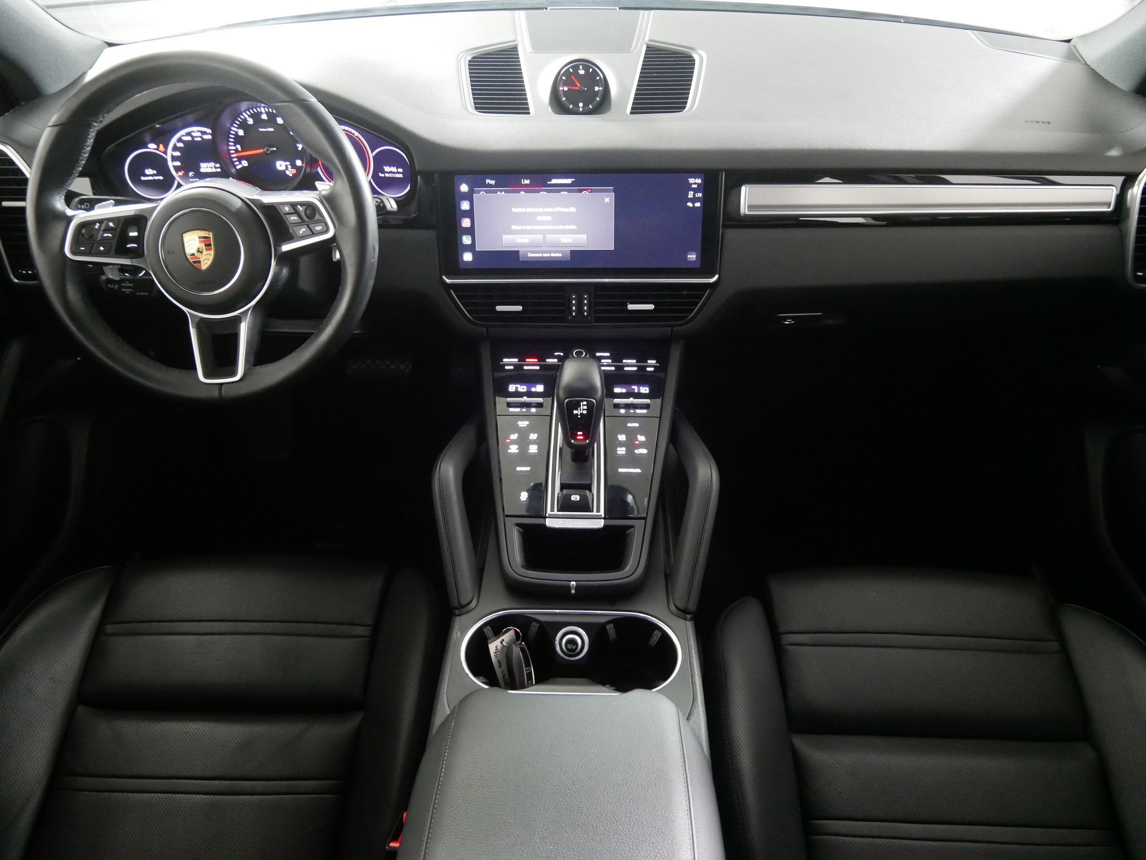 Used 2022 Porsche Cayenne Platinum Edition image 10