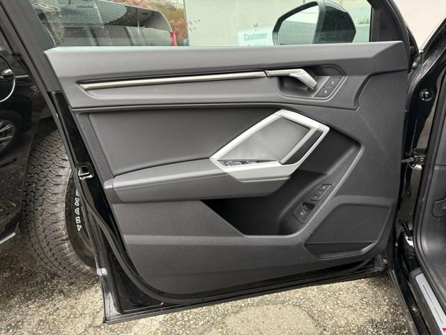 Used 2024 Audi Q3 2.0T Premium image 9