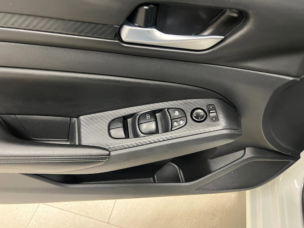 Used 2025 Nissan Altima 2.5 SV image 28