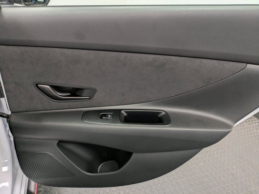 Used 2025 Hyundai Elantra N Base image 25