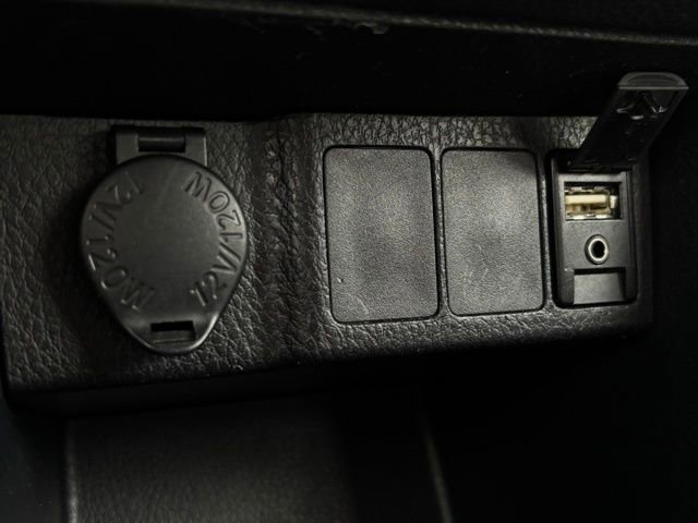 Used 2017 Toyota Corolla L image 33