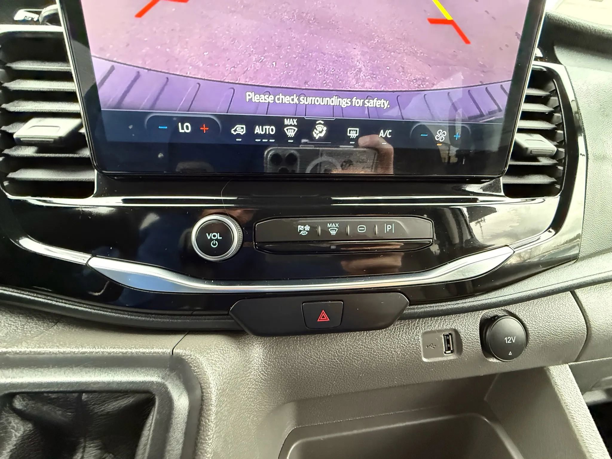 Used 2023 Ford Transit 350 XLT image 39