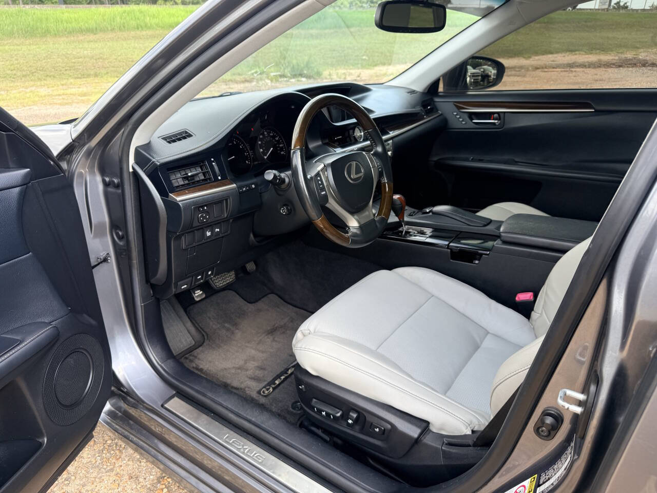 Used 2013 Lexus ES 350 FWD image 12