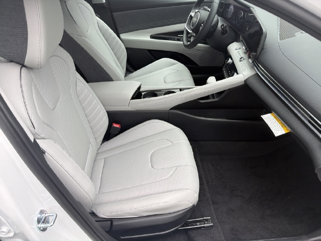 New 2026 Hyundai Elantra Limited FWD image 15