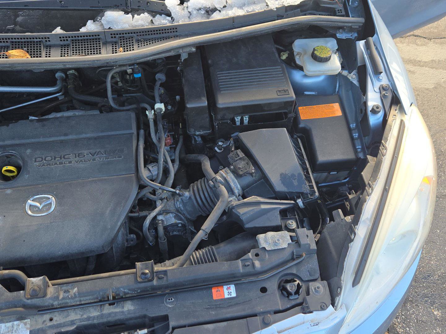 Used 2012 MAZDA MAZDA5 Touring w/ Moonroof & Audio Pkg image 27