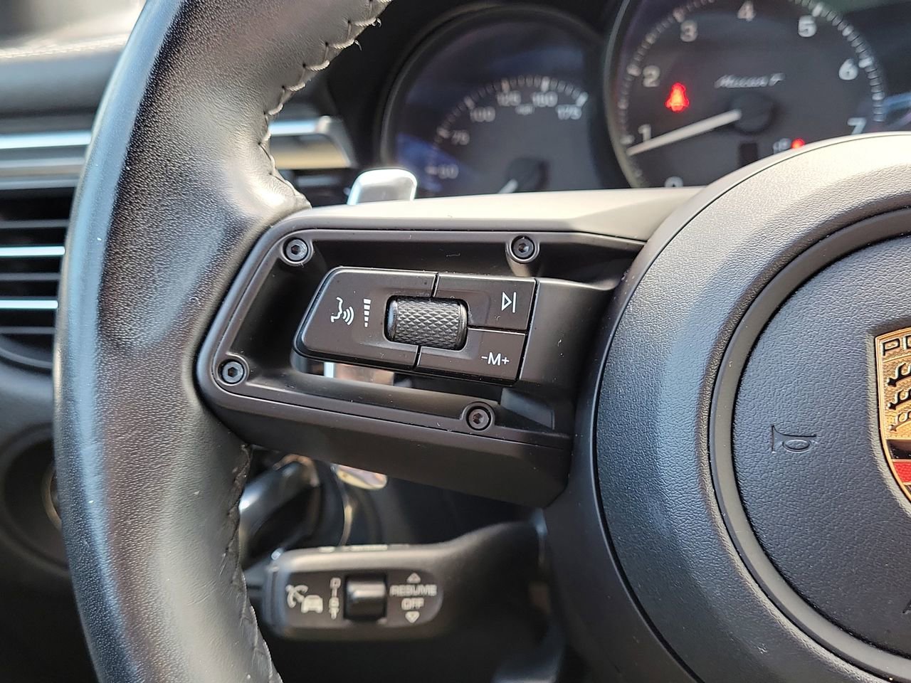 Used 2023 Porsche Macan Turbo image 29