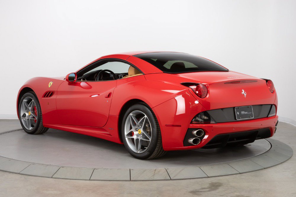 Used 2011 Ferrari California image 13