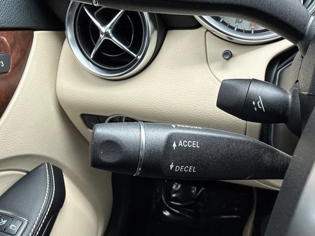 Used 2014 Mercedes-Benz SLK 350 image 27
