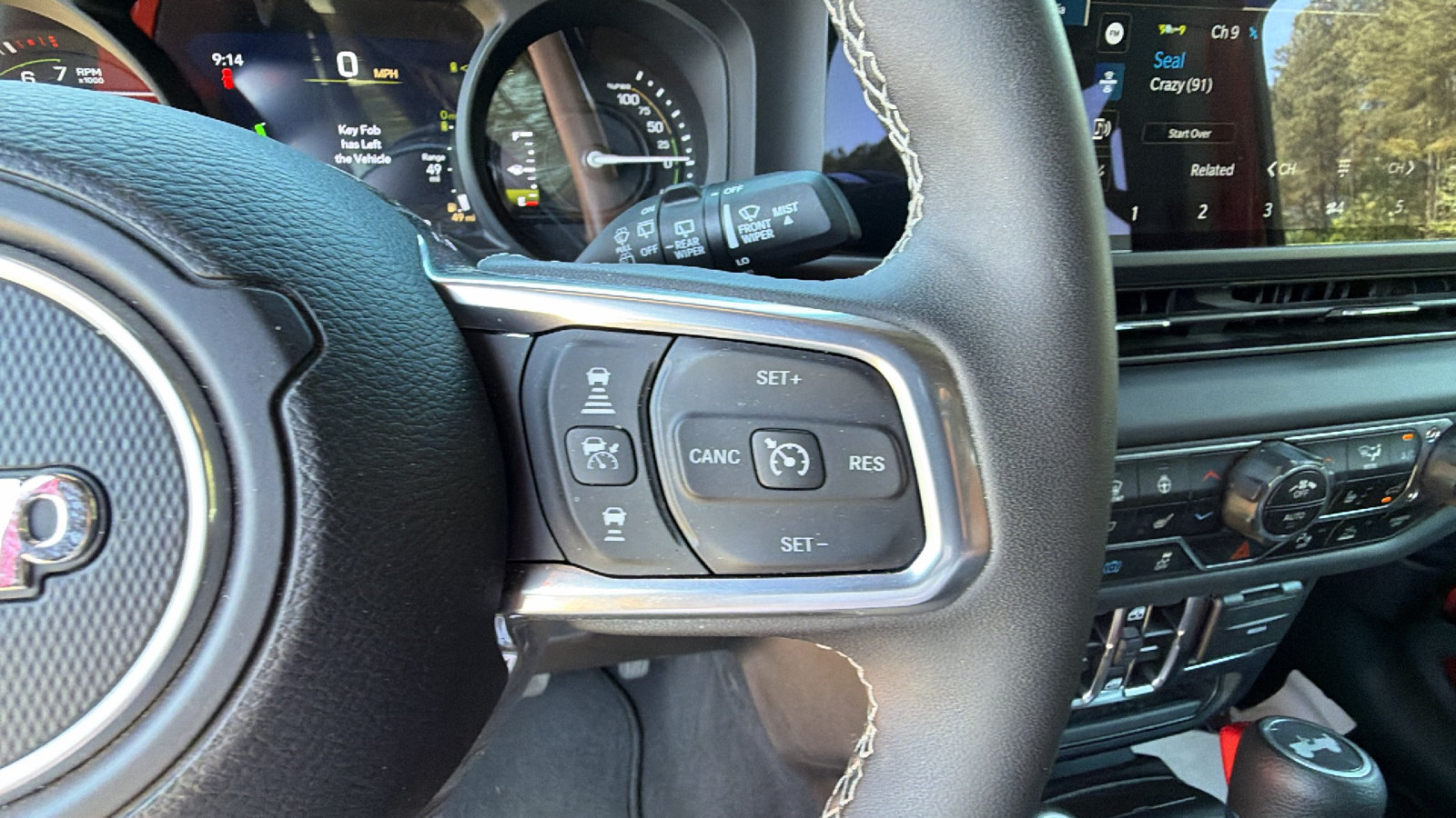 Used 2025 Jeep Wrangler Unlimited Sahara w/ Safety Group AWD/4WD image 28