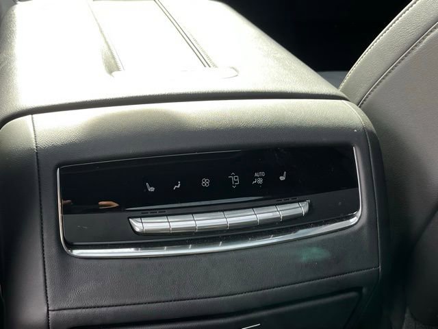 Used 2023 Cadillac Escalade Premium Luxury image 22