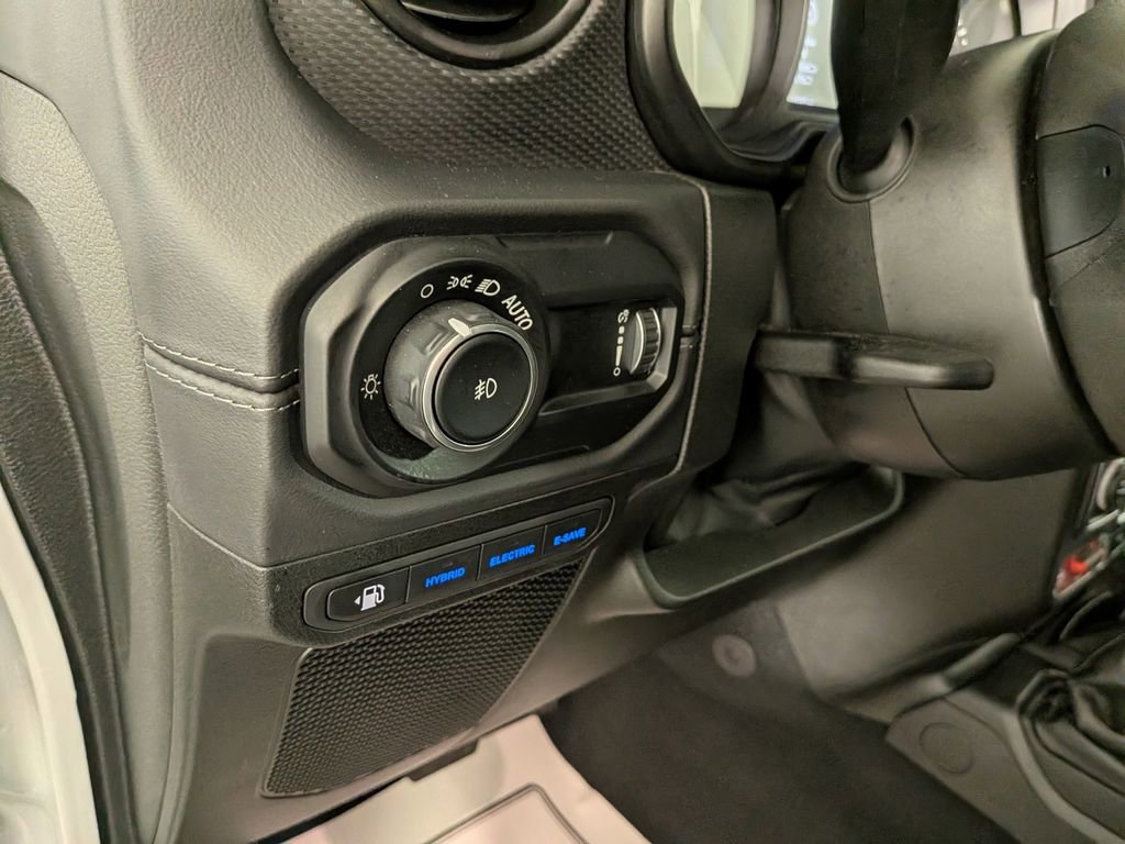 Certified 2025 Jeep Wrangler Unlimited Rubicon 4xe w/ Convenience Group image 19