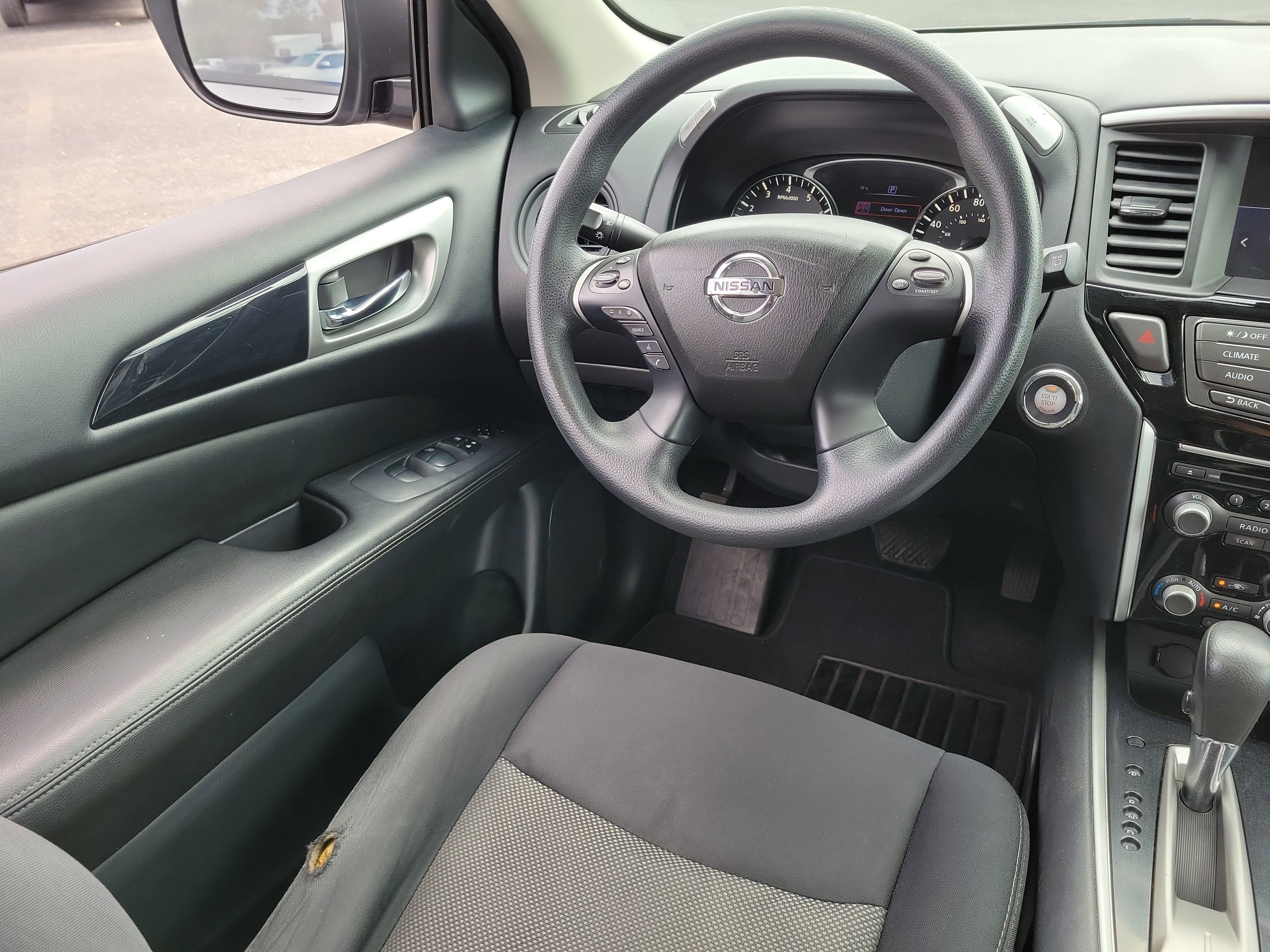Used 2018 Nissan Pathfinder S image 17