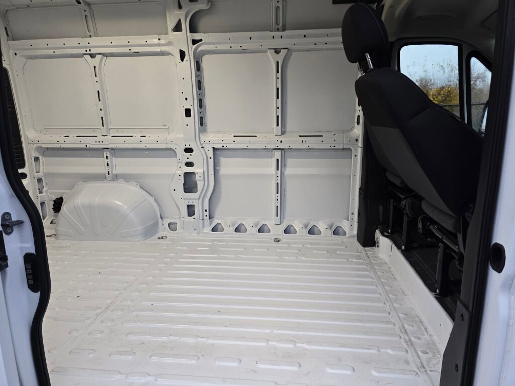 New 2026 RAM ProMaster 1500 w/ Premium Convenience Group image 26