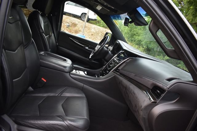 Certified 2019 Cadillac Escalade ESV Platinum AWD/4WD image 17