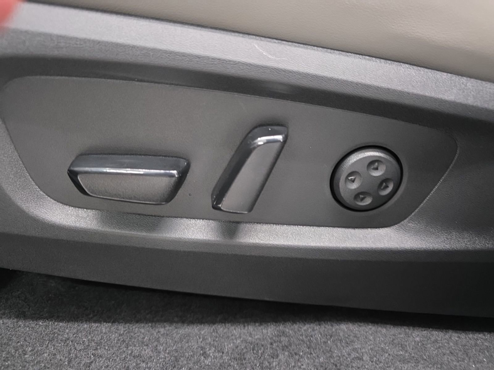 New 2026 INFINITI QX60 Luxe w/ Cargo Package image 32