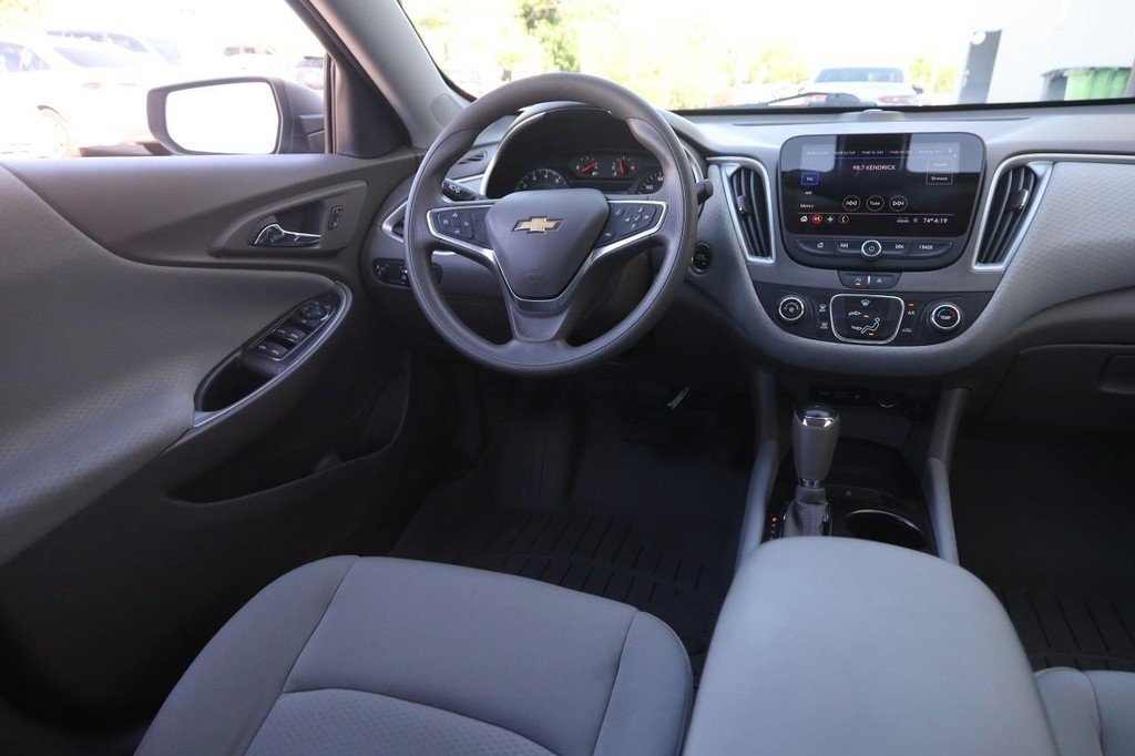 Used 2020 Chevrolet Malibu LS FWD image 21