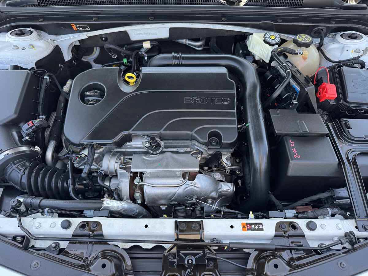 Used 2023 Chevrolet Malibu LT FWD image 9