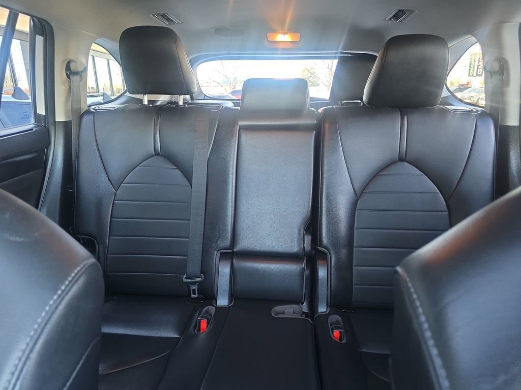 Used 2021 Toyota Highlander XLE image 19