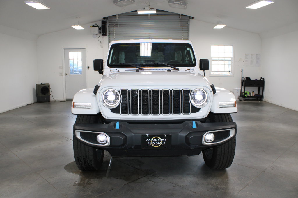 Used 2024 Jeep Wrangler Unlimited Sahara AWD/4WD image 3