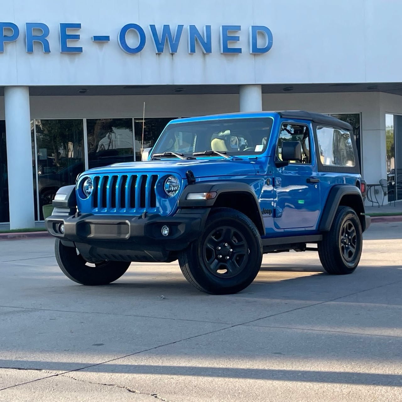 Used 2023 Jeep Wrangler Sport AWD/4WD image 2