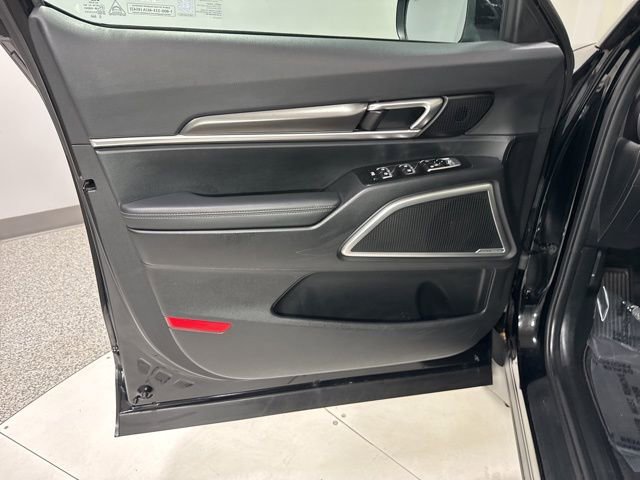 Used 2025 Kia Telluride S image 13