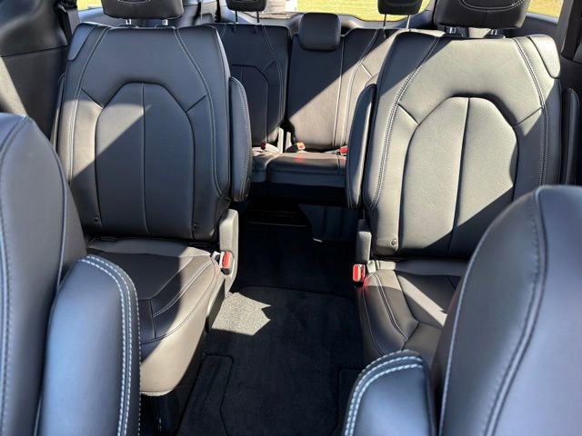 New 2026 Chrysler Pacifica Select image 28