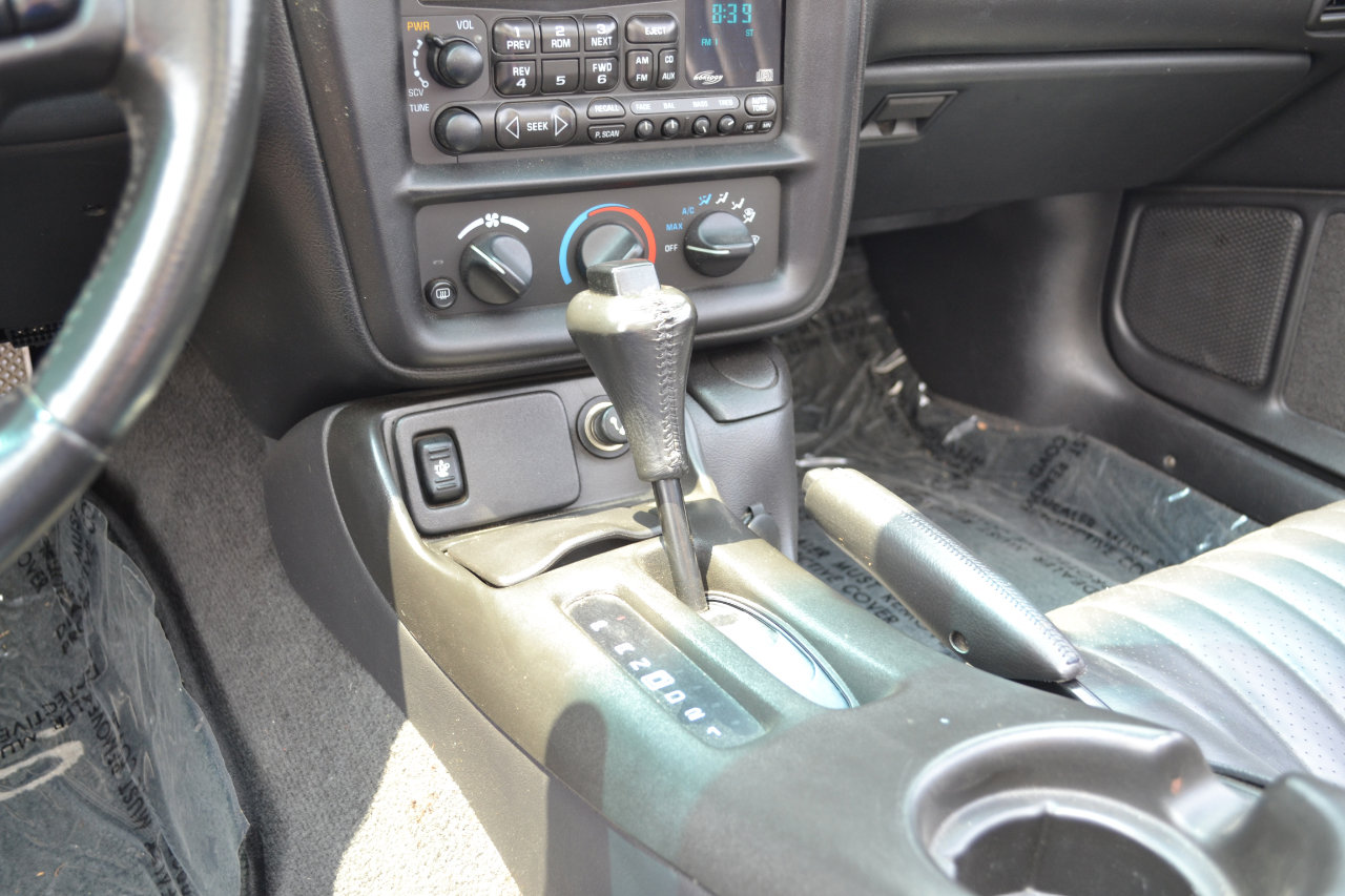 Used 2002 Chevrolet Camaro Z28 w/ SS Performance/Appearance Pkg image 18