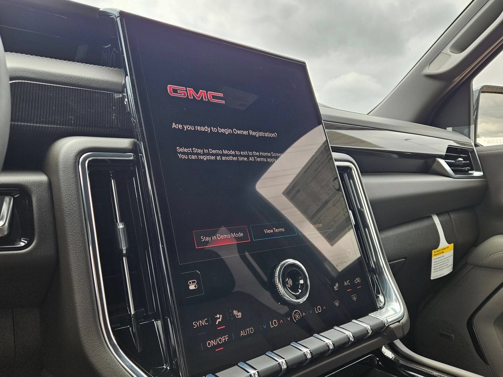 New 2026 GMC Yukon Elevation AWD/4WD image 15