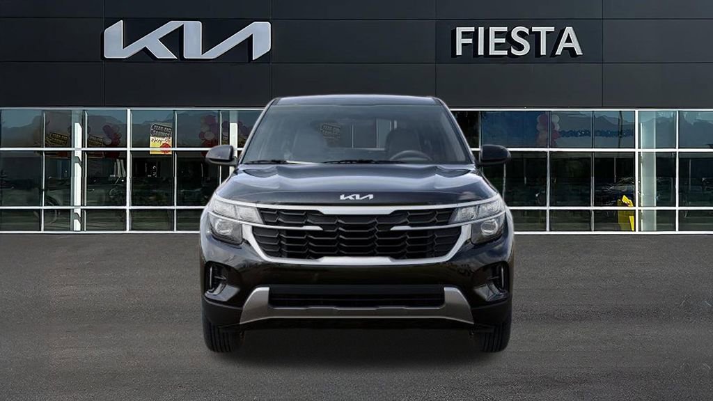 New 2026 Kia Seltos LX FWD image 2