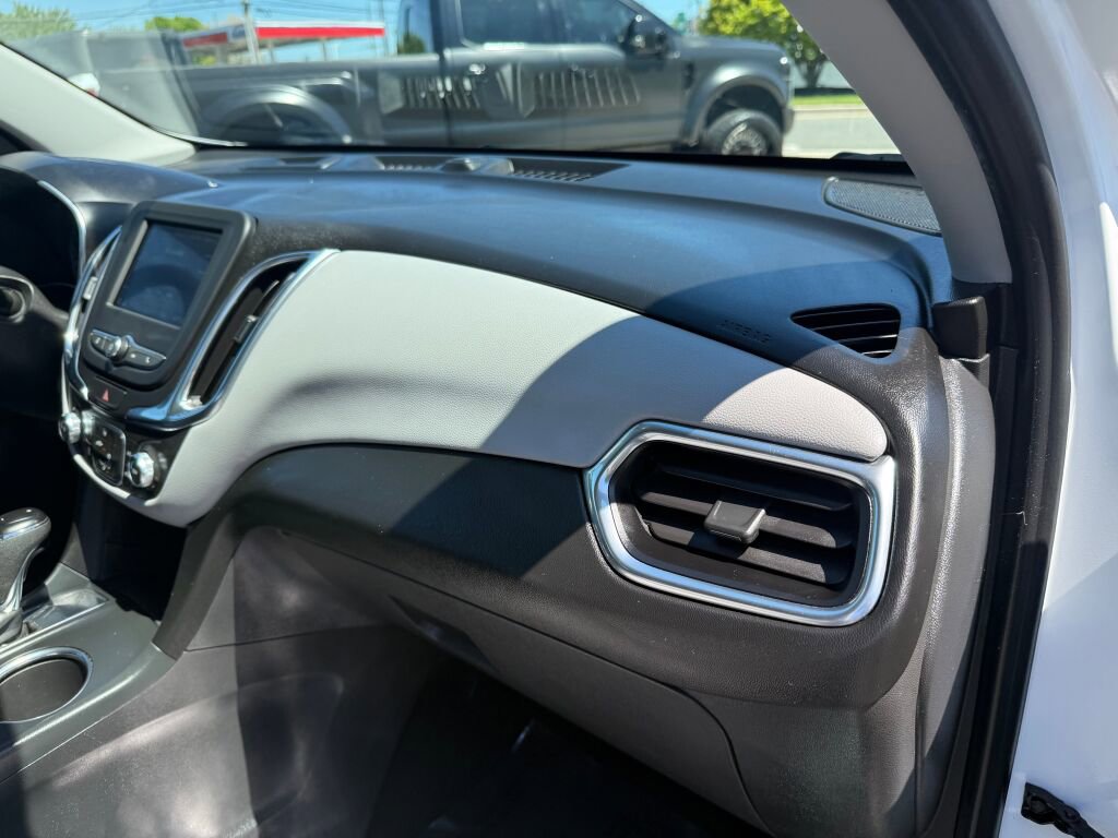 Used 2021 Chevrolet Equinox LS FWD image 29