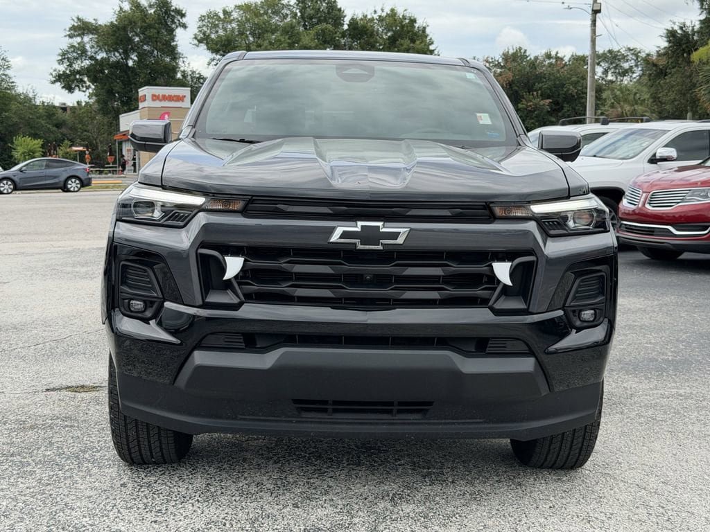 Used 2024 Chevrolet Colorado LT w/ LT Convenience Package III RWD image 3