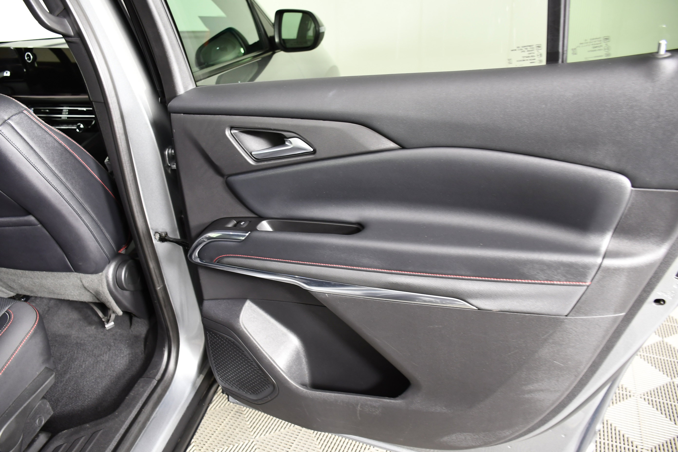 Used 2025 Chevrolet Traverse Z71 image 41